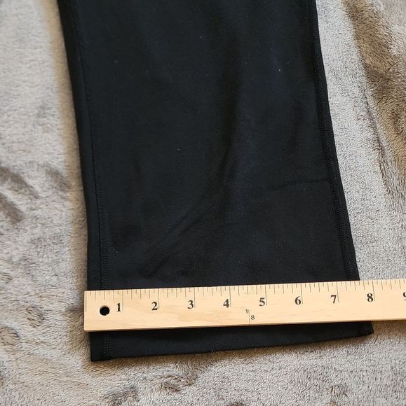 Lululemon leggings 8 Black with Turquiose trim - Picture 7 of 12